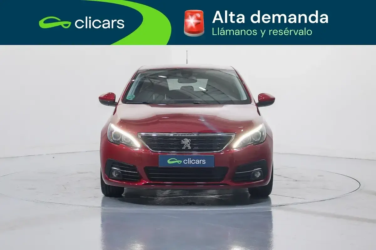 Usado Peugeot 308 Style 110 CV (80 kW) 2019 Rojo Berlina