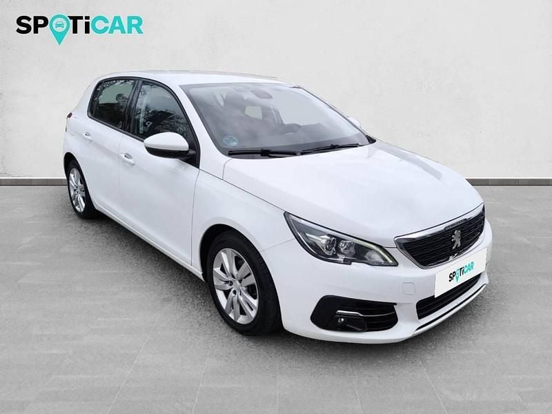 Usado Peugeot 308 Active 100 CV (73 kW) 2020 Blanco Berlina