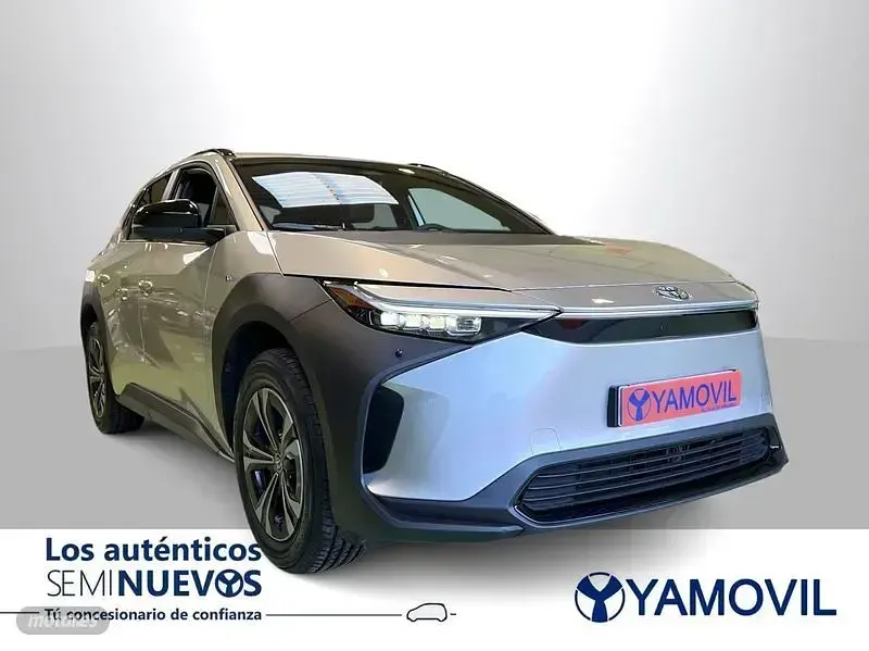 Usado Toyota bZ4X Style 150 kW (204 CV) 2025 Plateado SUV