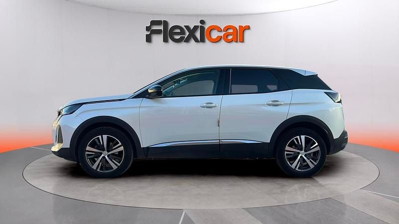 Usado Peugeot 3008 Allure 131 CV (96 kW) 2022 Blanco Monovolumen