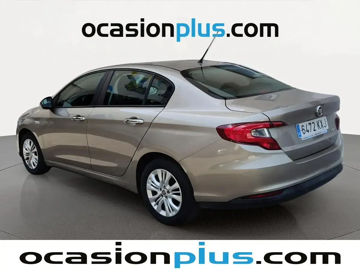 Usado Fiat Tipo Easy 95 CV (69 kW) 2019 Beige Berlina