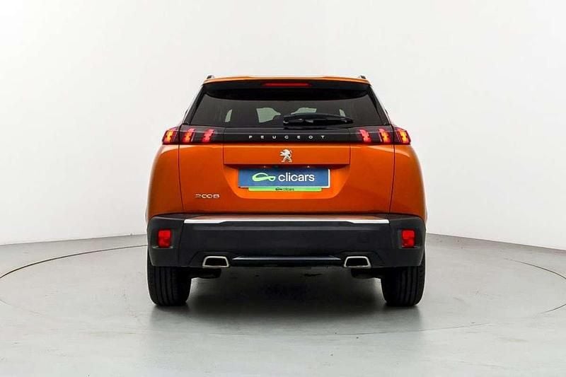 Usado Peugeot 2008 Allure 131 CV (96 kW) 2020 Naranja SUV