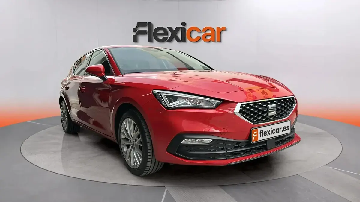 Käytetty Seat Leon XCELLENCE 150 HP (110 kW) 2022 Sedan