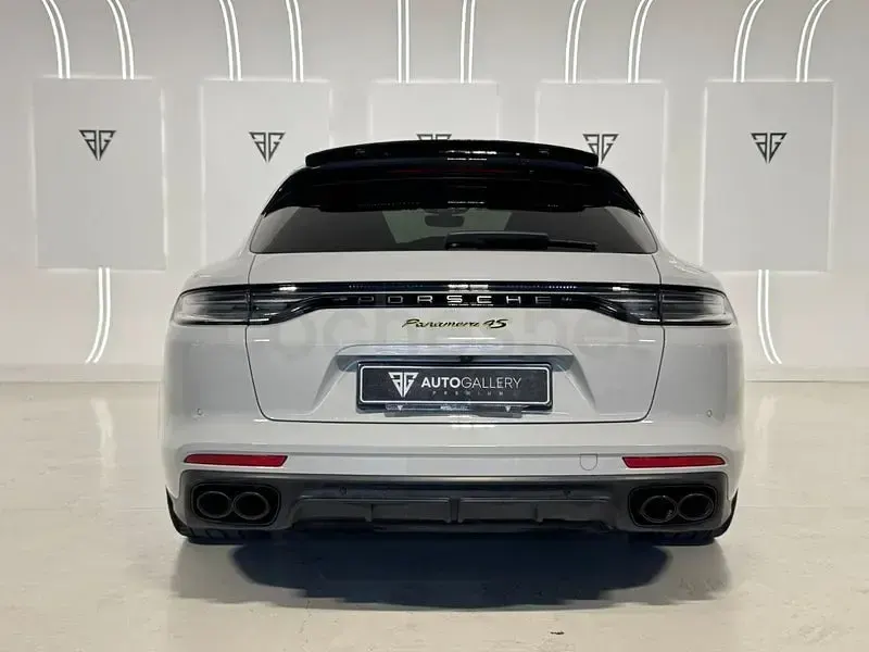 Usado Porsche Panamera 4S E-Hybrid Sport Turismo Sport Turismo 560 CV (411 kW) 2021 Gris / plata Familiar