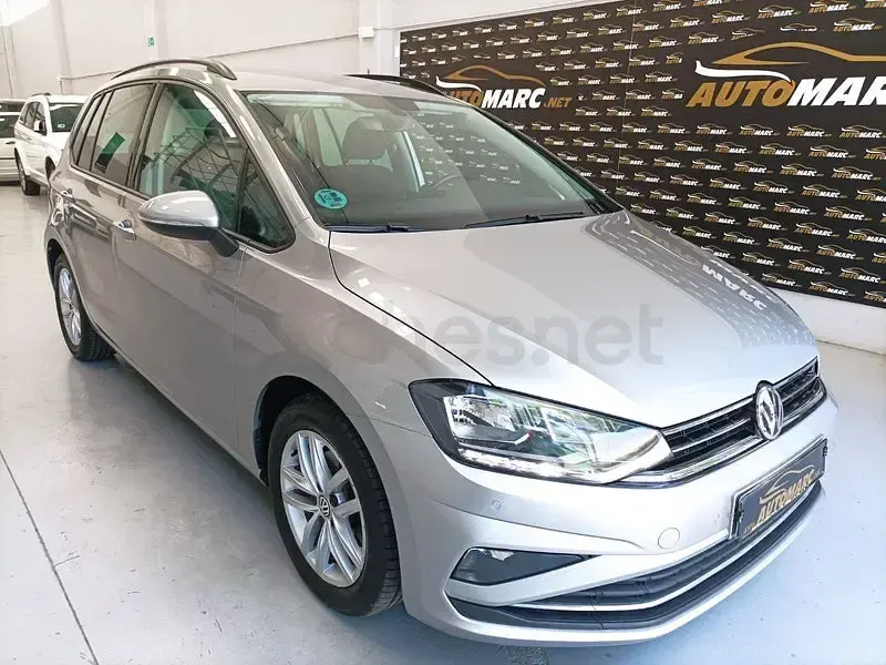 Usado VW Golf Sportsvan Sportline 150 CV (110 kW) 2018 Gris / plata Monovolumen