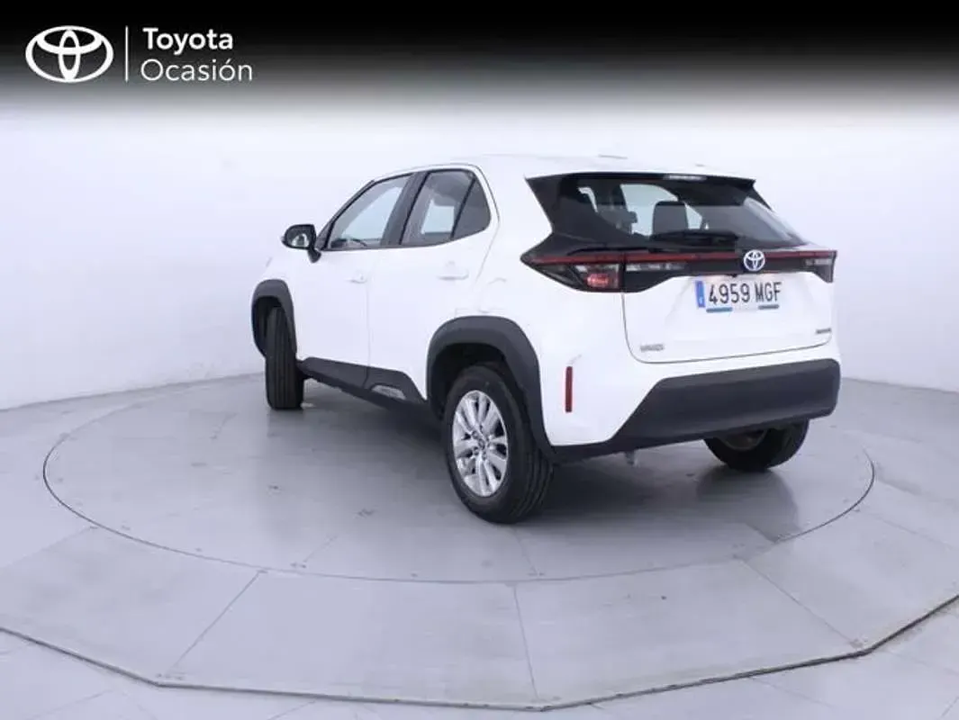 Usado Toyota Yaris Cross Business Edition 116 CV (85 kW) 2023 Blanco SUV