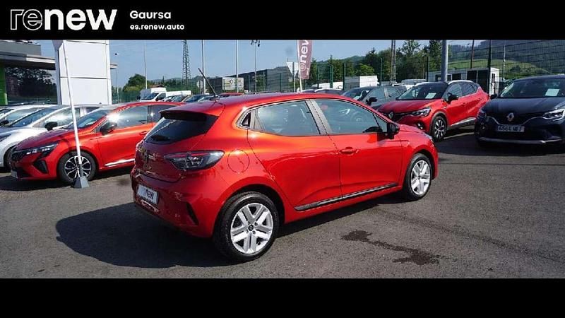 Begagnad Renault Clio V Evolution 90 HK (66 kW) 2024 Röd Sedan