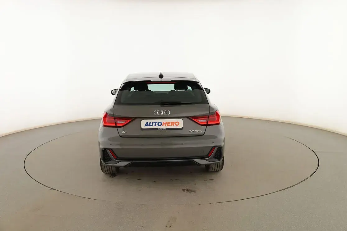 Usado Audi A1 Sportback S-Line 116 CV (85 kW) 2019 Gris Utilitario
