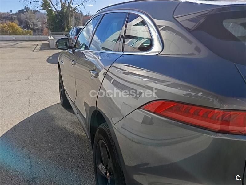 Usado Jaguar F-Pace Prestige 250 CV (183 kW) 2019 Gris / plata SUV