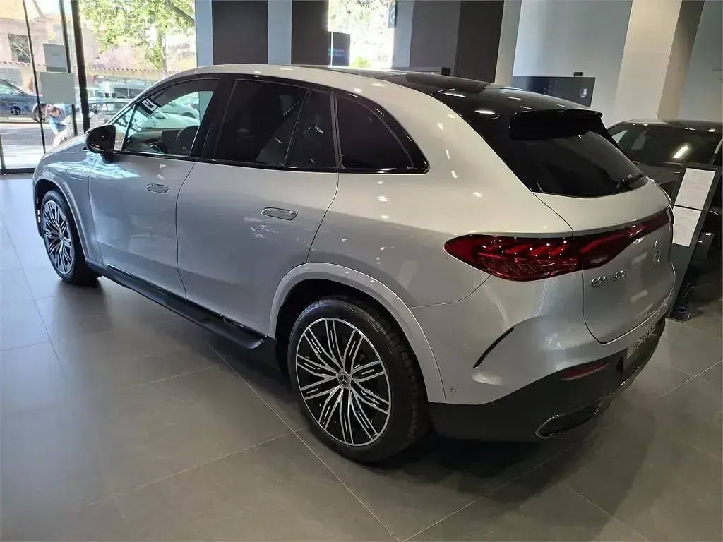 Nuevo Mercedes EQE350 AMG 235 kW (320 CV) 2026 Gris SUV