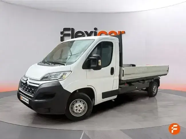 Usado Citroën Jumper 140 CV (102 kW) 2021 Blanco Monovolumen