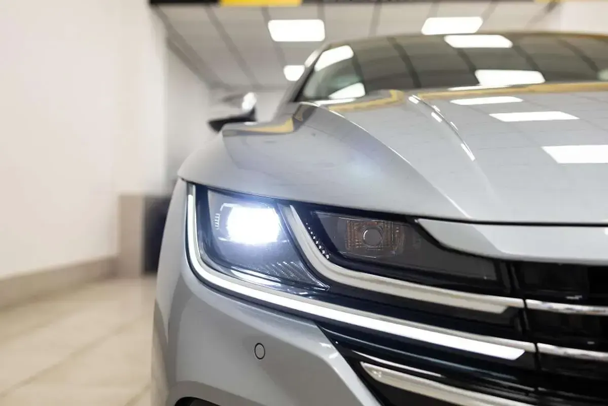 Usado VW Arteon Elegance 200 CV (147 kW) 2021 Gris Familiar