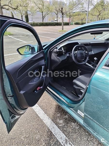 Usado Peugeot 308 Allure 130 CV (95 kW) 2023 Verde Berlina