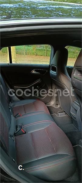 Usado Mercedes CLA200 Shooting Brake AMG line 136 CV (100 kW) 2016 Negro Familiar