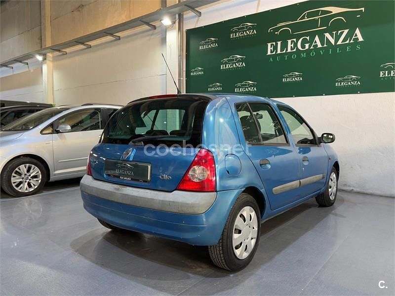 Usado Renault Clio II Expression 60 CV (44 kW) 2001 Azul Berlina