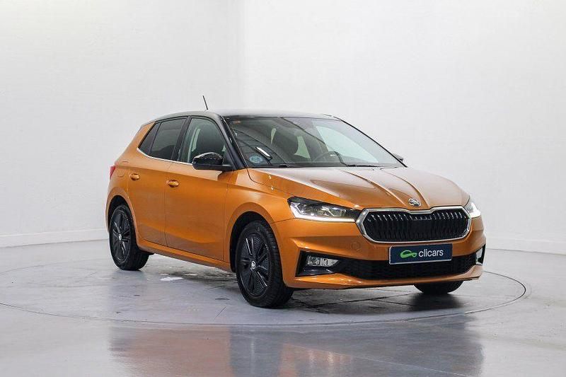 Usado Skoda Fabia Style 110 CV (80 kW) 2021 Naranja Berlina