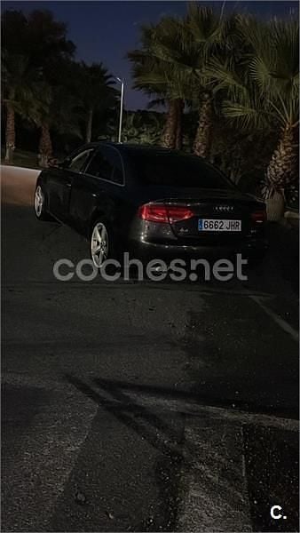 Usado Audi A4 120 CV (88 kW) 2012 Negro Berlina