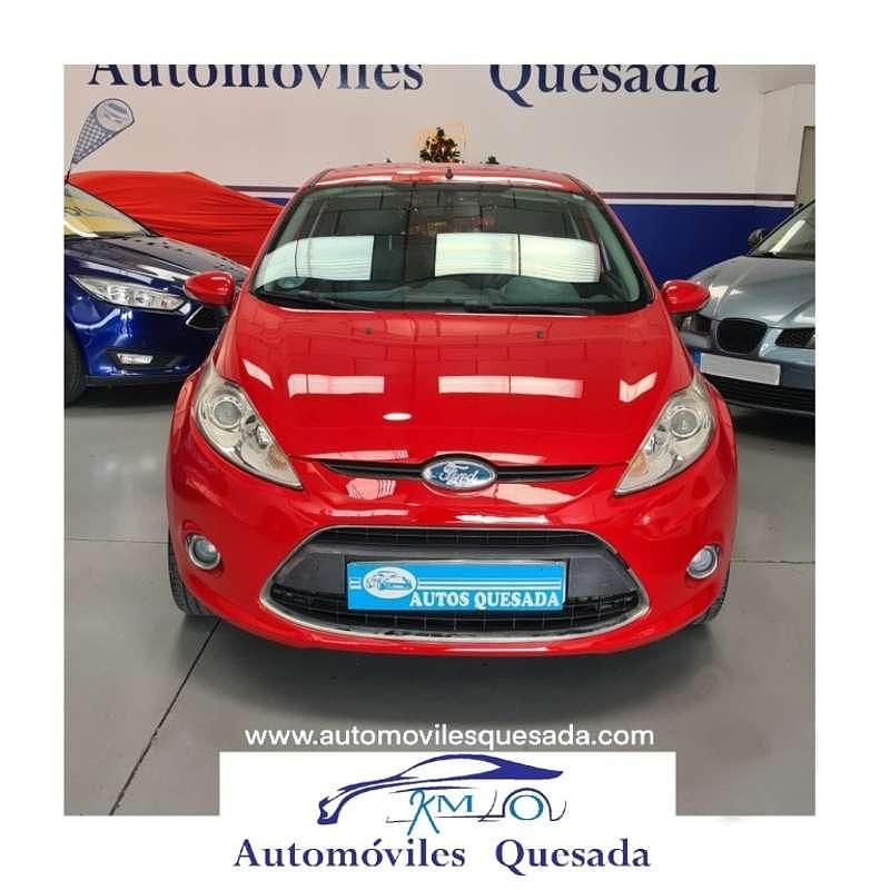 Usado Ford Fiesta Titanium 97 CV (71 kW) 2010 Rojo Utilitario