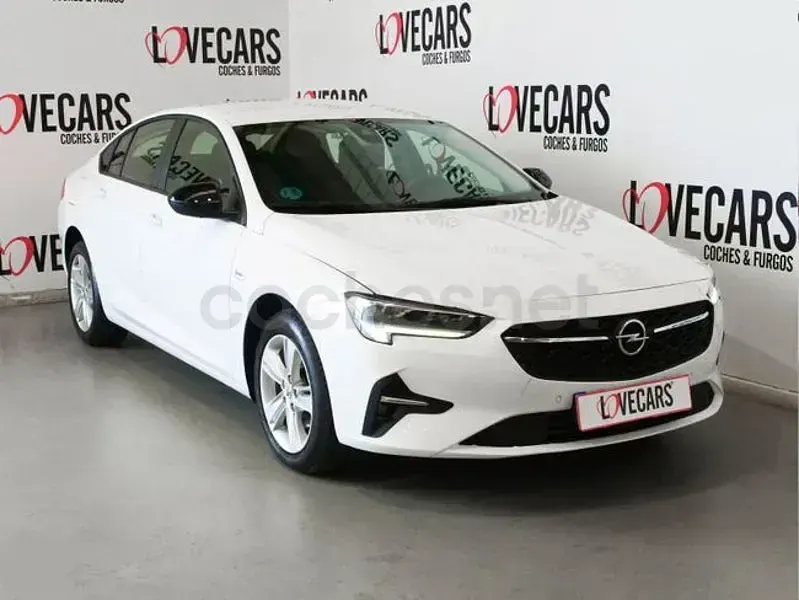 Usado Opel Insignia Business Edition 122 CV (89 kW) 2021 Blanco Familiar