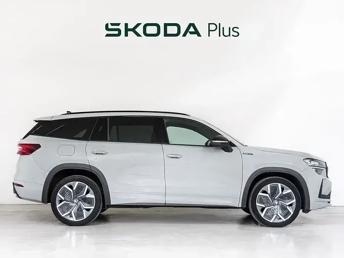 Usado Skoda Kodiaq SportLine 204 CV (150 kW) 2025 Gris SUV