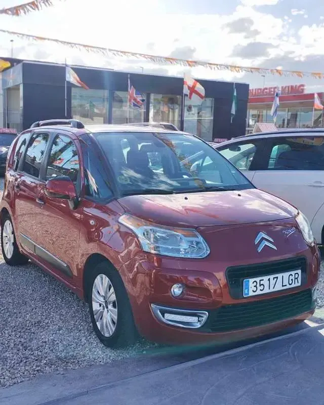Usado Citroën C3 Picasso Seduction 92 CV (67 kW) 2014 Rojo Monovolumen