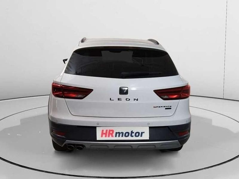 Usado Seat Leon X-Perience 4Drive 151 CV (111 kW) 2018 Blanco Familiar