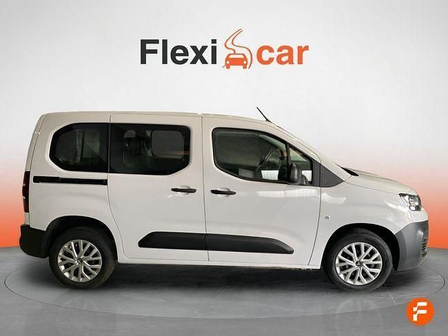 Usado Citroën Berlingo Feel 102 CV (75 kW) 2023 Blanco Monovolumen