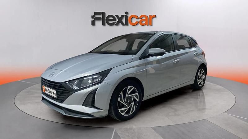 Usado Hyundai i20 84 CV (61 kW) 2024 Gris Utilitario