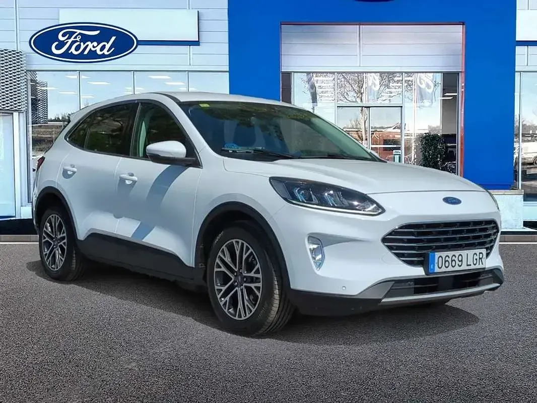 Usado Ford Kuga Titanium 226 CV (166 kW) 2020 Blanco SUV