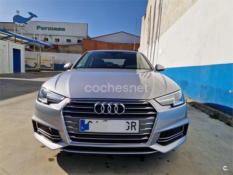 Usado Audi A4 S-Line 150 CV (110 kW) 2018 Gris / plata Berlina