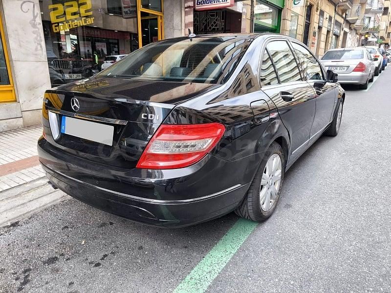 Usado Mercedes C220 Elegance 170 CV (125 kW) 2009 Negro Berlina