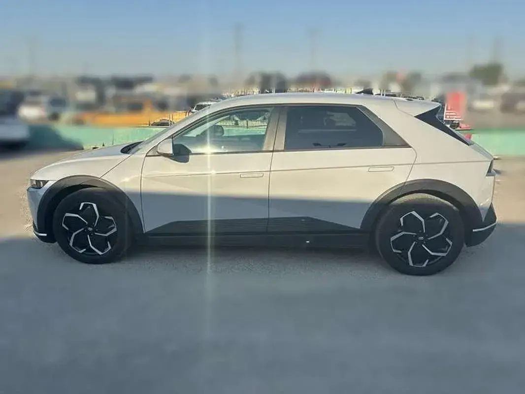 Usado Hyundai Ioniq 160 kW (218 CV) 2022 Gris Utilitario