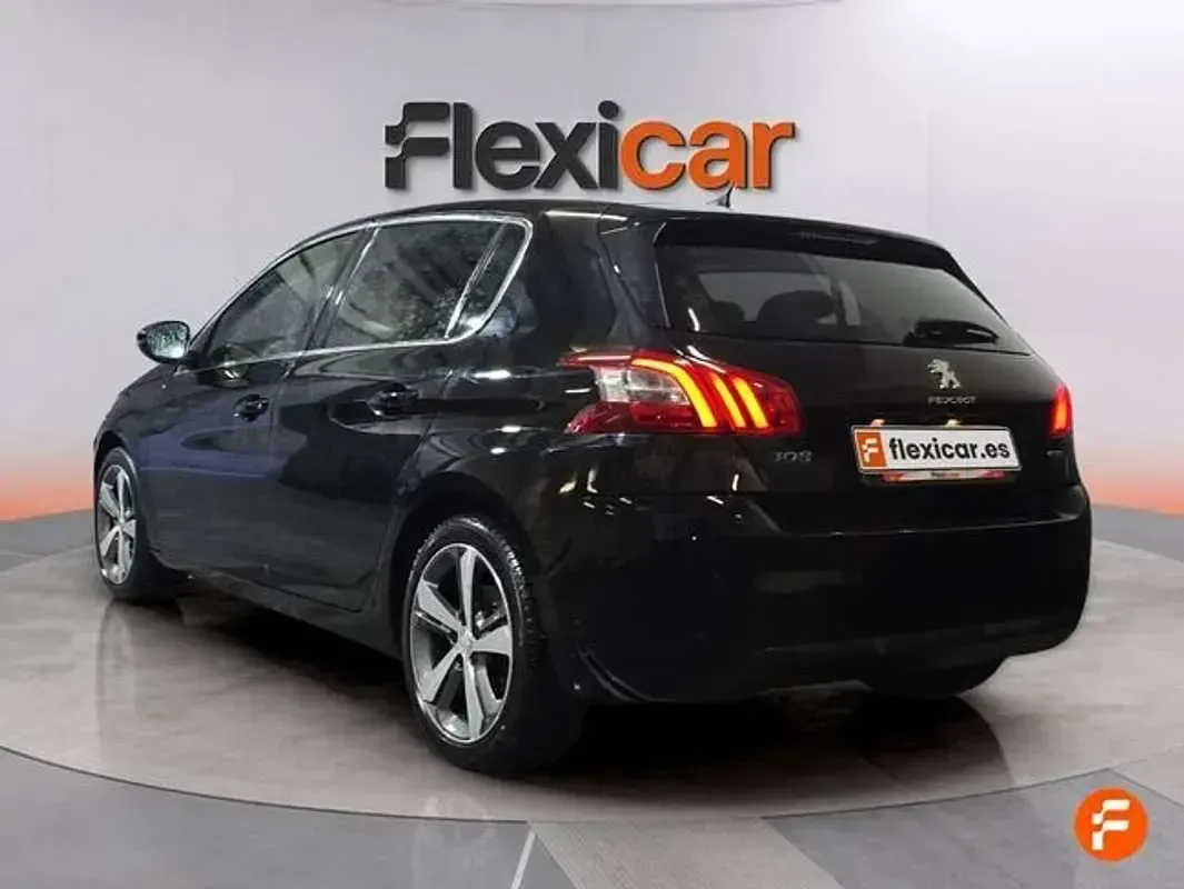 Usado Peugeot 308 Allure 131 CV (96 kW) 2017 Negro Utilitario