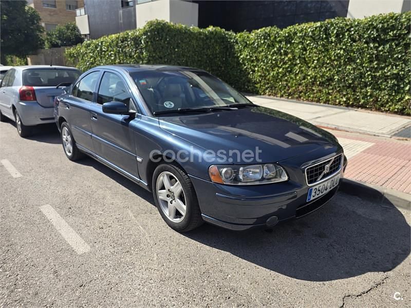 Azul Usado 2005 Volvo S60 Momentum Berlina | 4200 € (Buen precio) - Imagen 1/4
