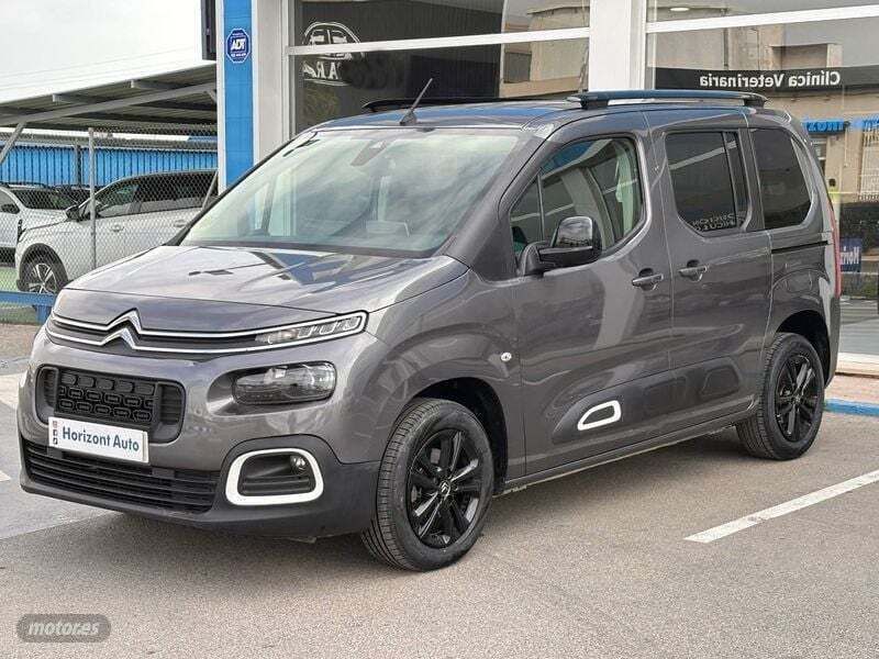 Usado Citroën Berlingo Feel 100 CV (73 kW) 2022 Gris Monovolumen