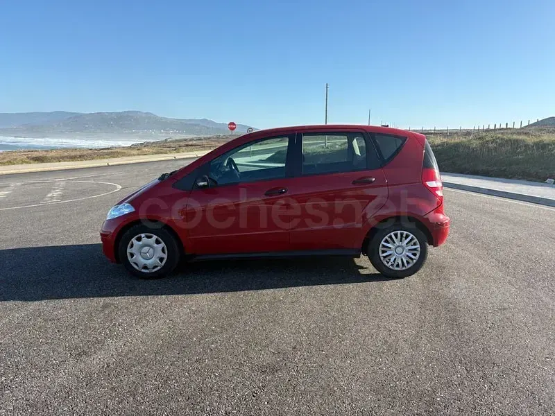 Usado Mercedes A180 Avantgarde 109 CV (80 kW) 2006 Rojo Monovolumen