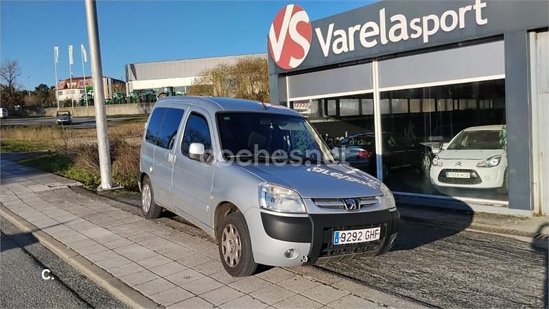 Gris / plata Usado 2009 Peugeot Partner Tepee Outdoor Monovolumen | 3900 € (Precio justo) - Imagen 1/4