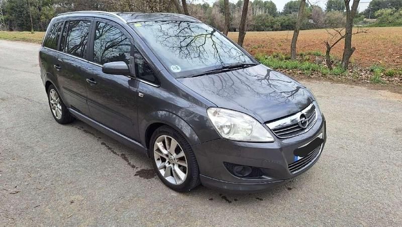 Usado Opel Zafira Cosmo 120 CV (88 kW) 2009 Gris / plata Monovolumen