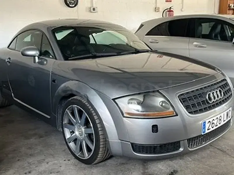 Usado Audi TT S-Line 163 CV (119 kW) 2006 Gris / plata Coupe