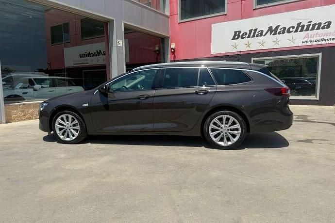 Usado Opel Insignia Business Elegance 175 CV (128 kW) 2021 Negro Familiar