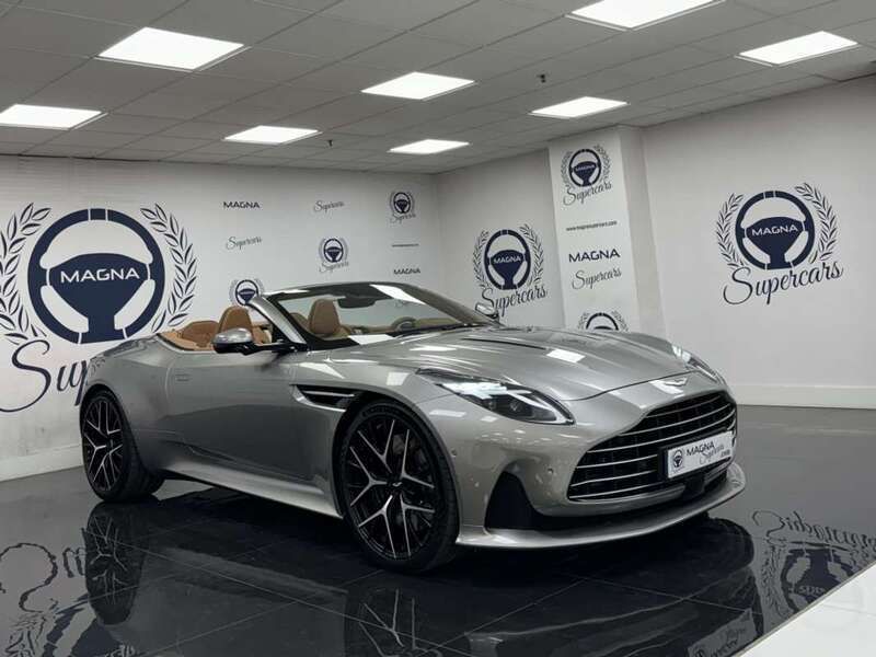 Usado Aston Martin DB12 680 CV (500 kW) 2024 Plateado Coupe