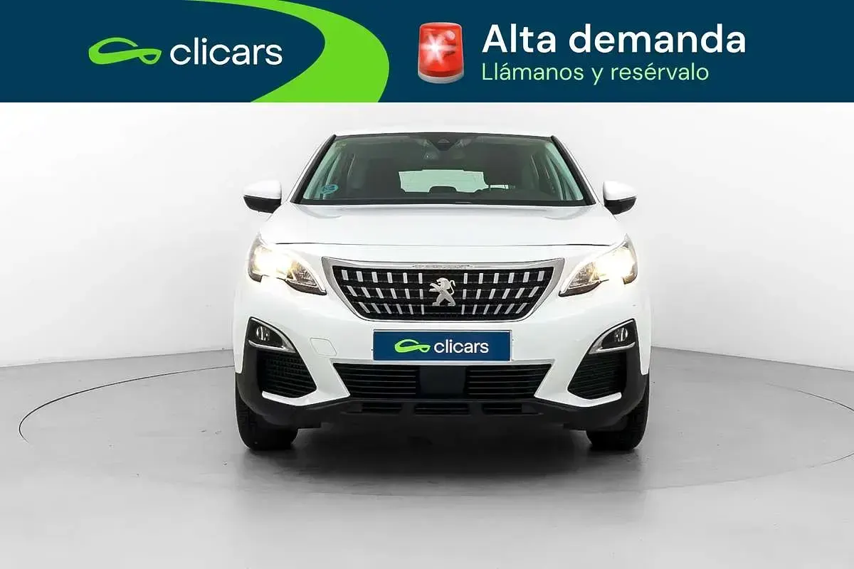 Usado Peugeot 3008 Active 131 CV (96 kW) 2019 Blanco SUV
