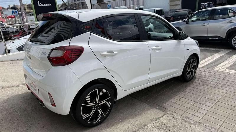 Usado Hyundai i10 N Line 84 CV (61 kW) 2023 Blanco Utilitario