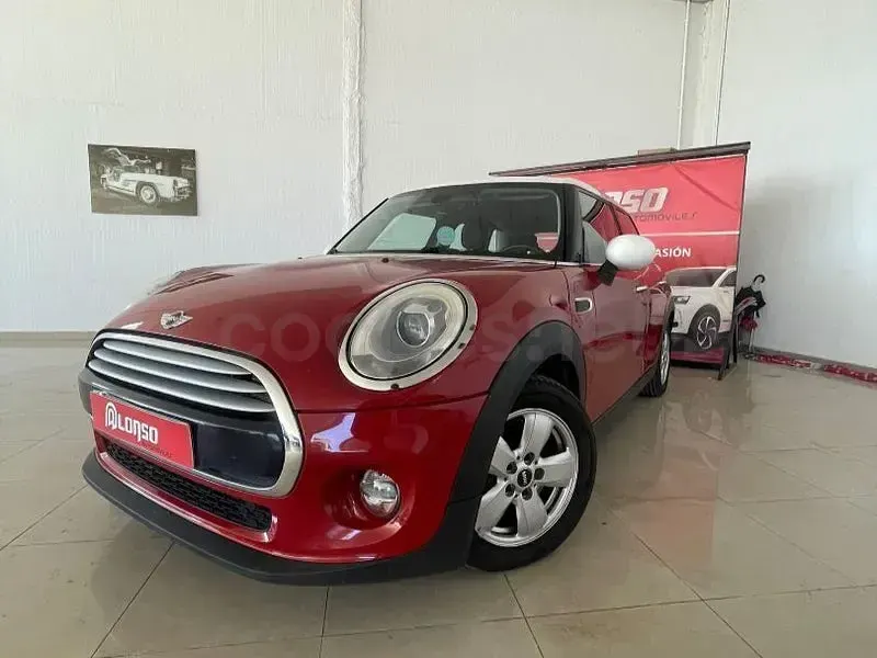 Usado Mini Cooper 136 CV (100 kW) 2015 Rojo Utilitario