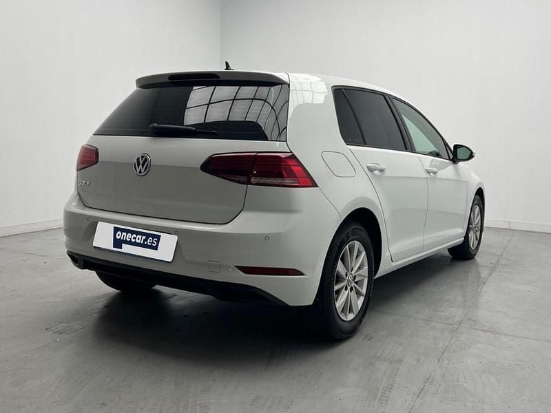 Usado VW Golf VII 116 CV (85 kW) 2018 Blanco Berlina