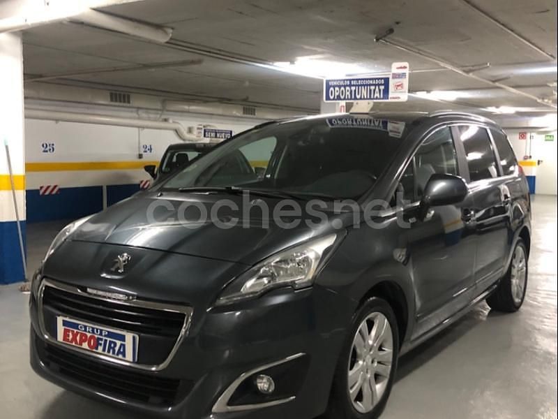 Gris / plata Usado 2014 Peugeot 5008 Style Monovolumen | 9700 € (Precio justo) - Imagen 1/4
