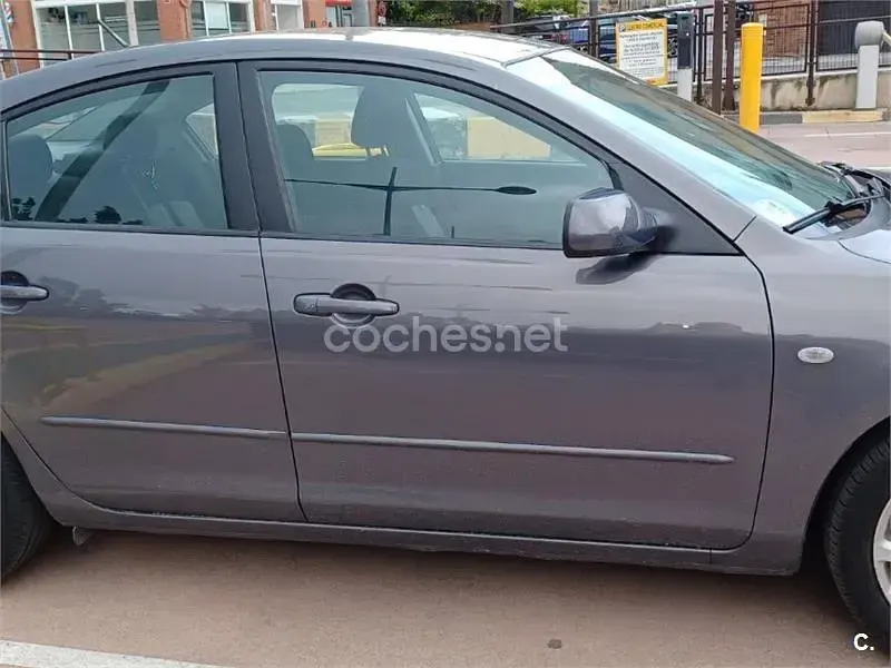 Usado Mazda 3 Sportive 109 CV (80 kW) 2007 Gris / plata Berlina