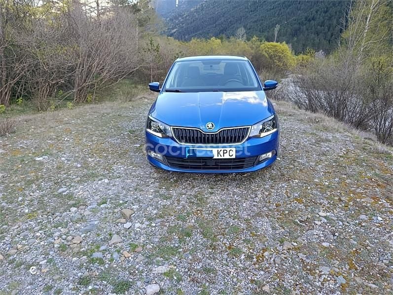 Usado Skoda Fabia 95 CV (69 kW) 2018 Azul Berlina