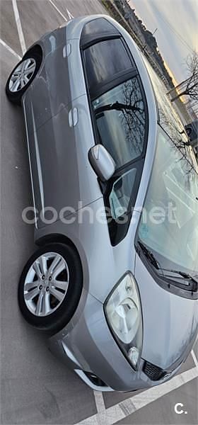 Usado Honda Jazz Luxury 100 CV (73 kW) 2011 Gris / plata Utilitario