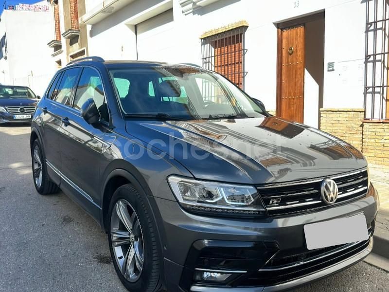 Gris / plata Usado 2019 VW Tiguan Sportline SUV | 23.890 € (Un poco caro) - Imagen 1/4